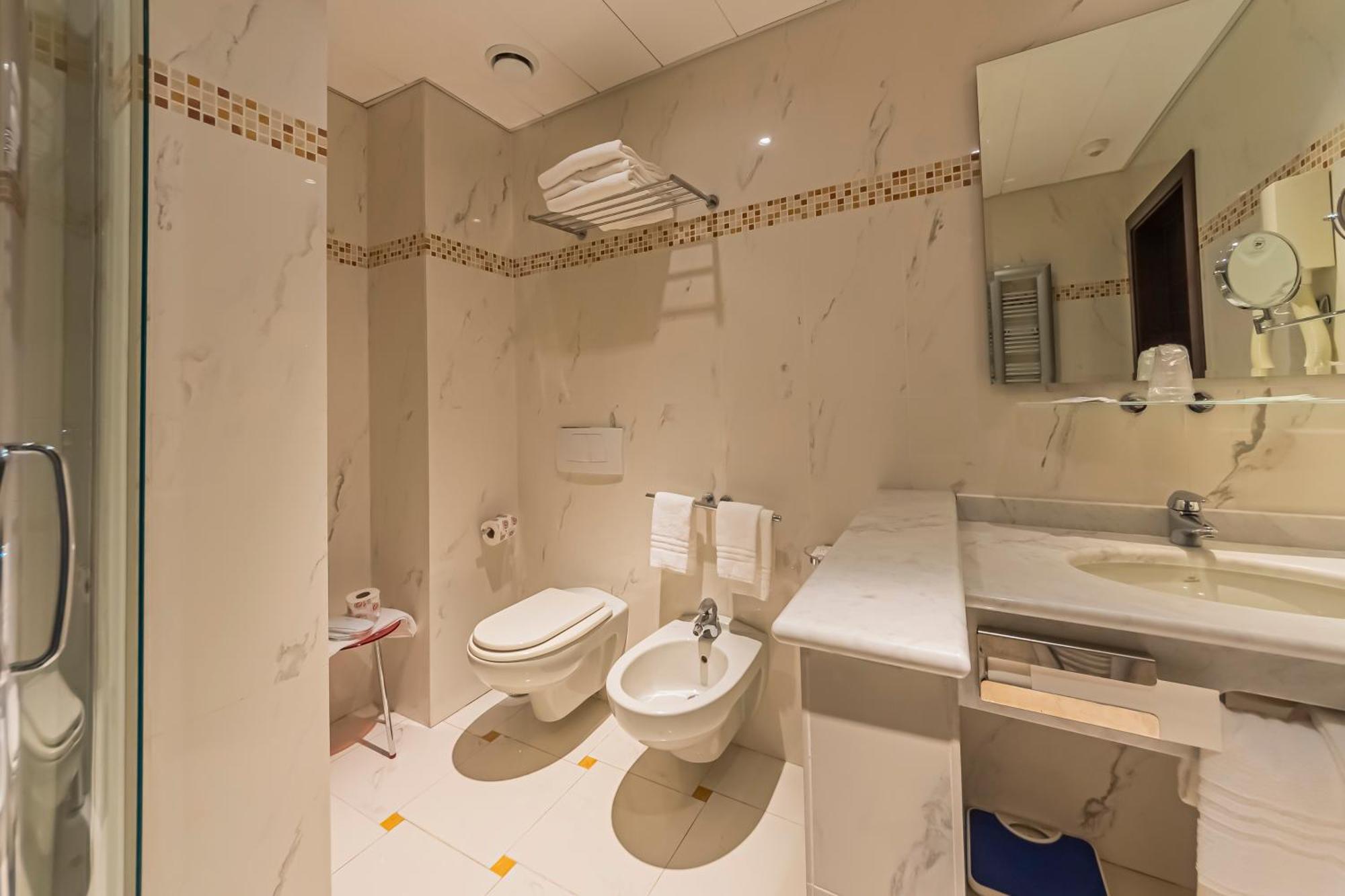 Dado Hotel International Parma Zewnętrze zdjęcie