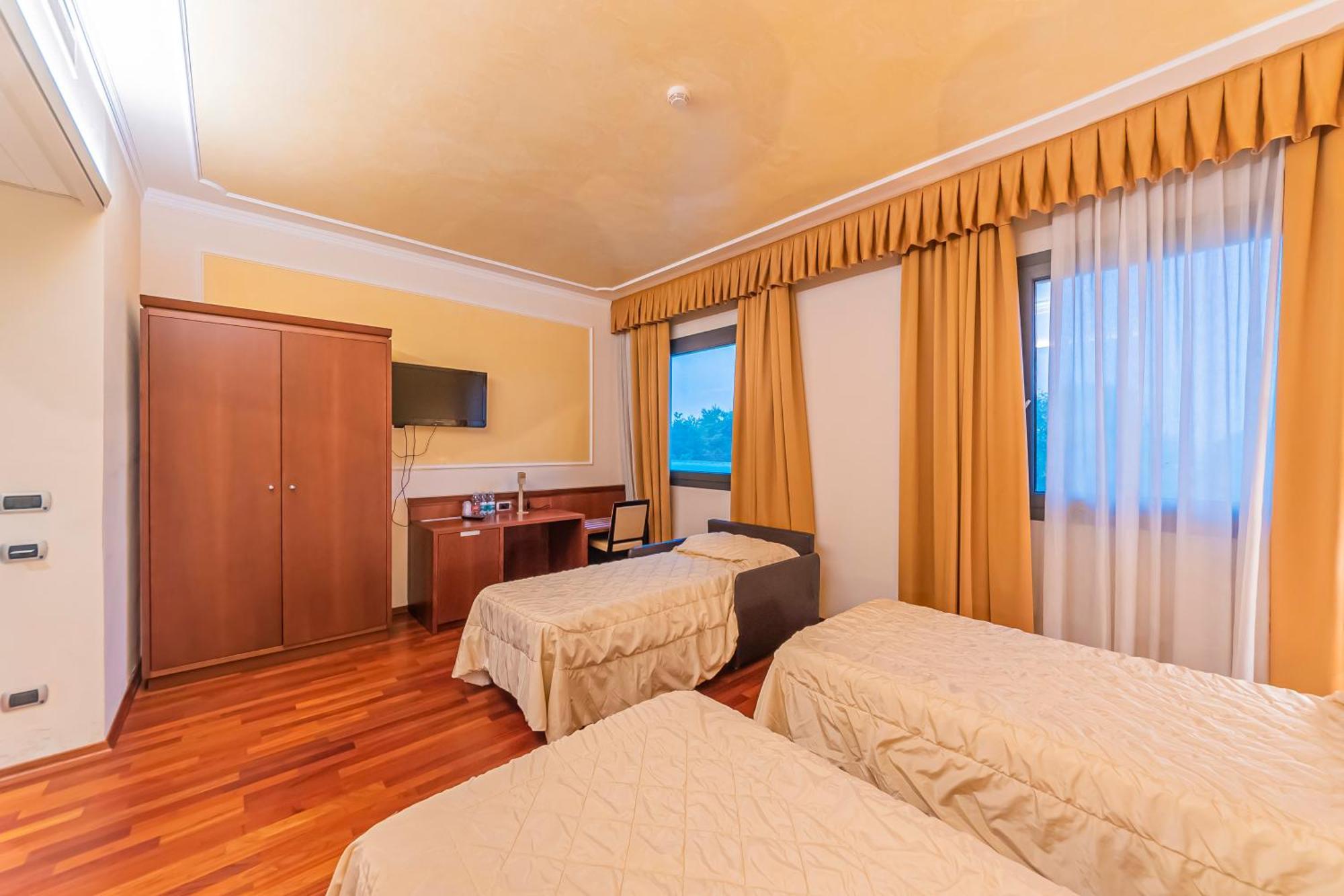 Dado Hotel International Parma Zewnętrze zdjęcie