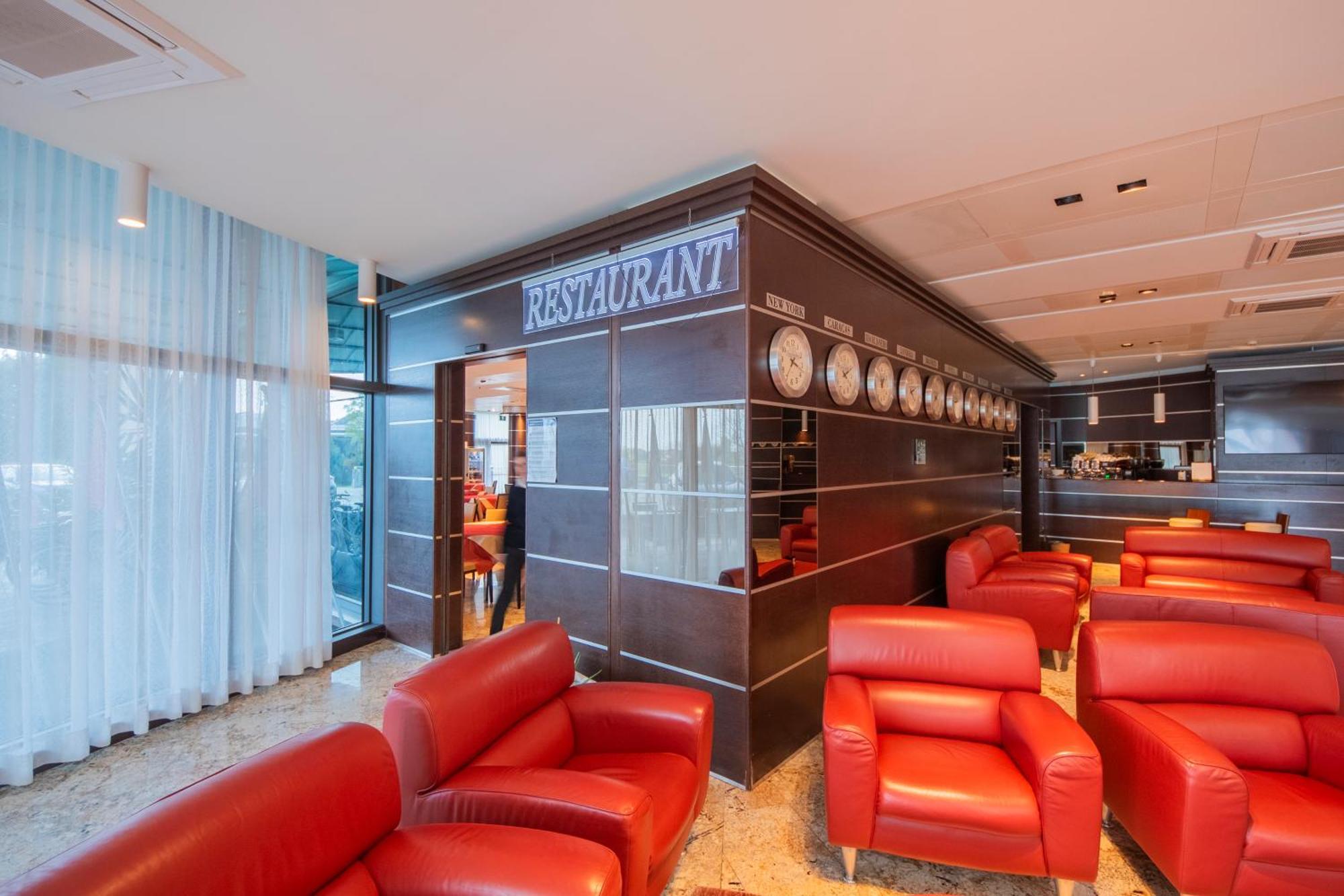 Dado Hotel International Parma Zewnętrze zdjęcie