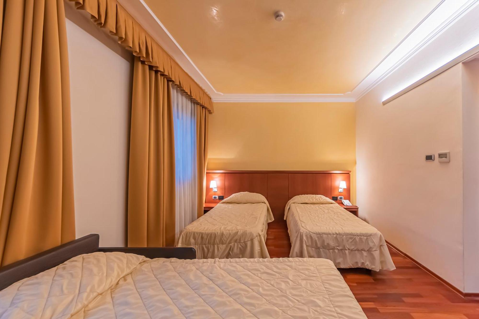 Dado Hotel International Parma Zewnętrze zdjęcie