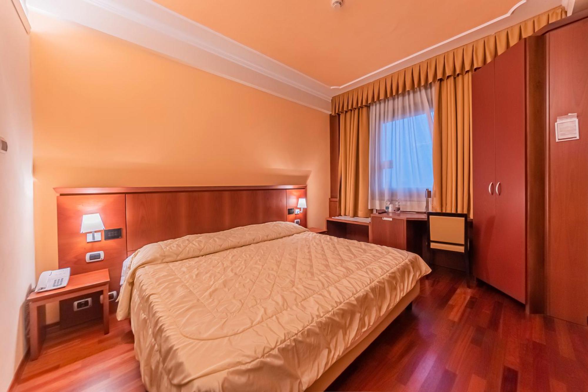 Dado Hotel International Parma Zewnętrze zdjęcie